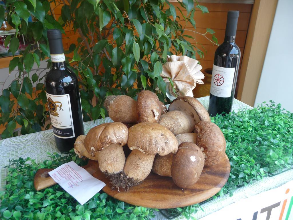 Albergo Ristorante Corsini Павуло нел Фриняно Екстериор снимка