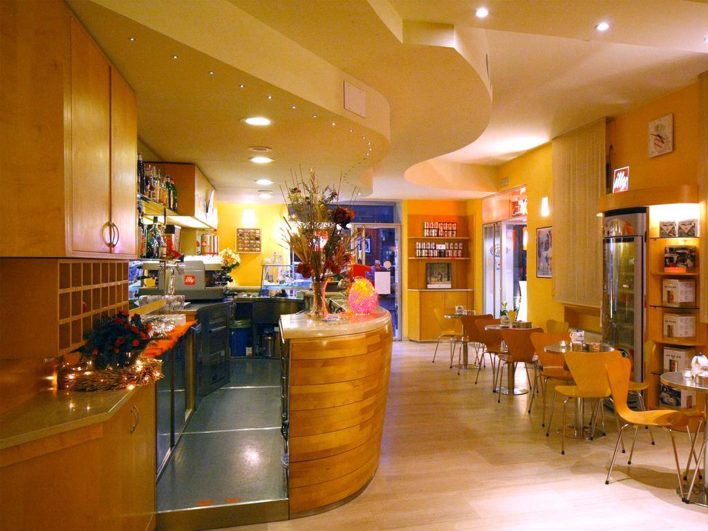 Albergo Ristorante Corsini Павуло нел Фриняно Екстериор снимка