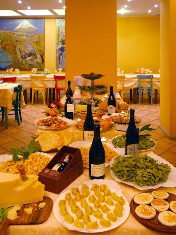 Albergo Ristorante Corsini Павуло нел Фриняно Екстериор снимка